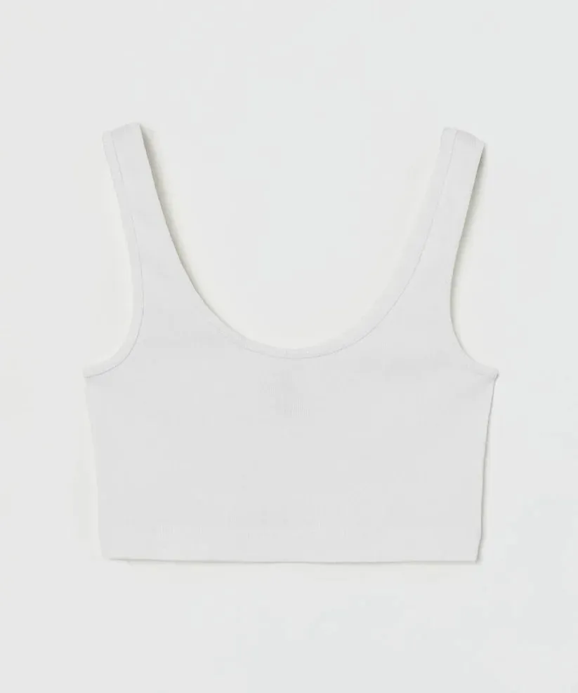 Fresh & Fierce: Crop Tops for Bold Looks