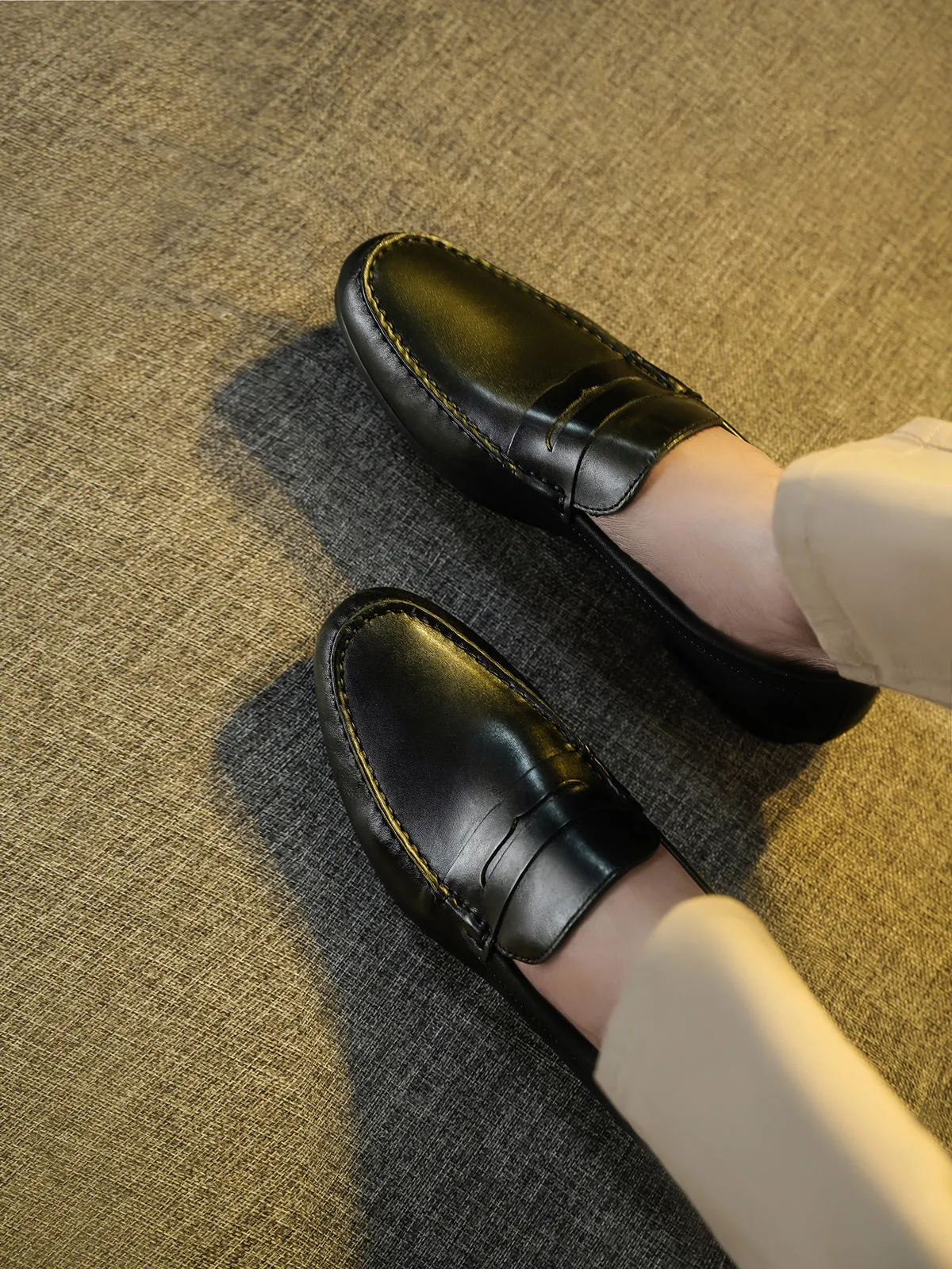 Men "NON" Woven Textured Slip On Casual Leather Moccasin Shoes