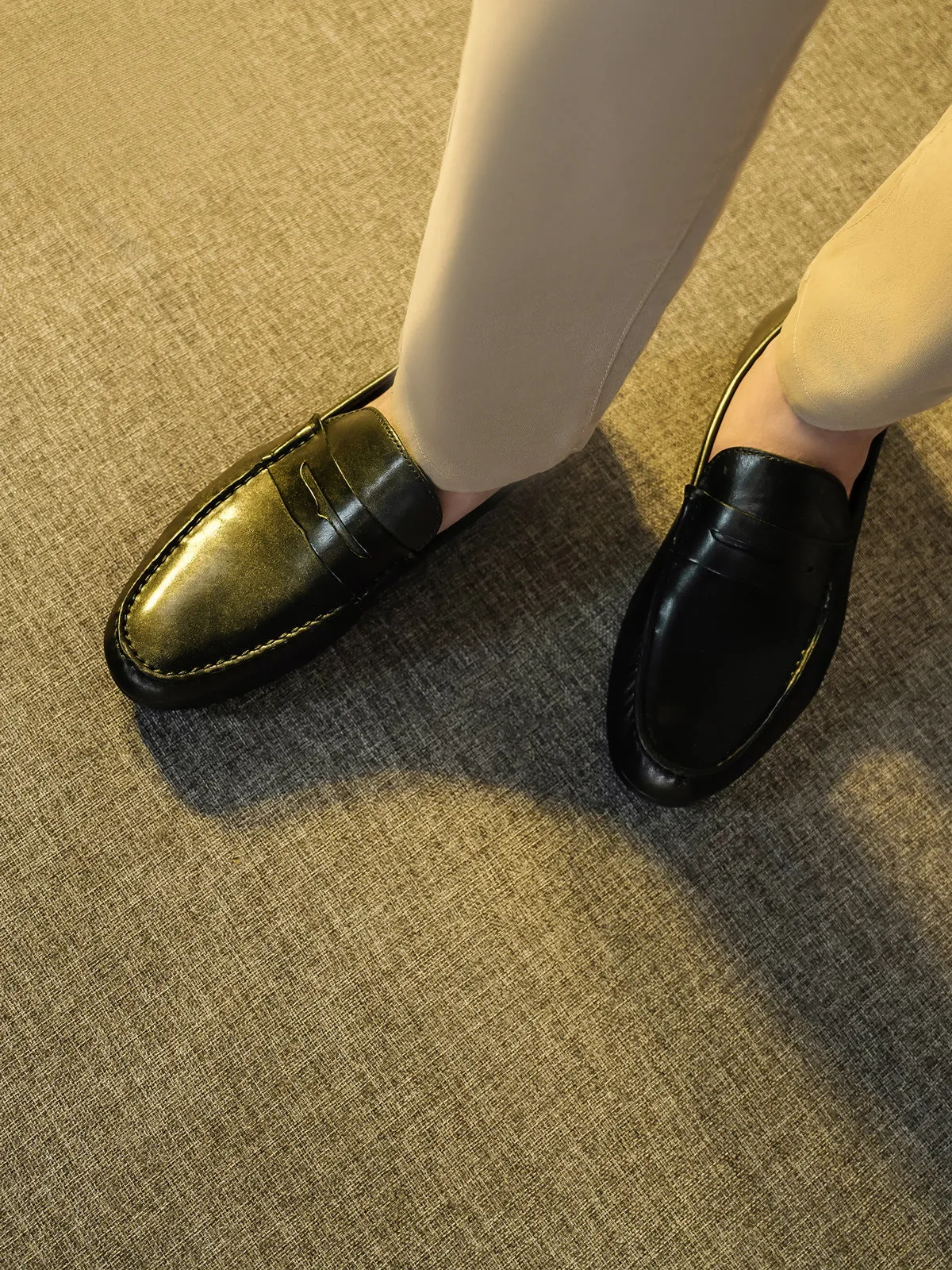 Men "NON" Woven Textured Slip On Casual Leather Moccasin Shoes