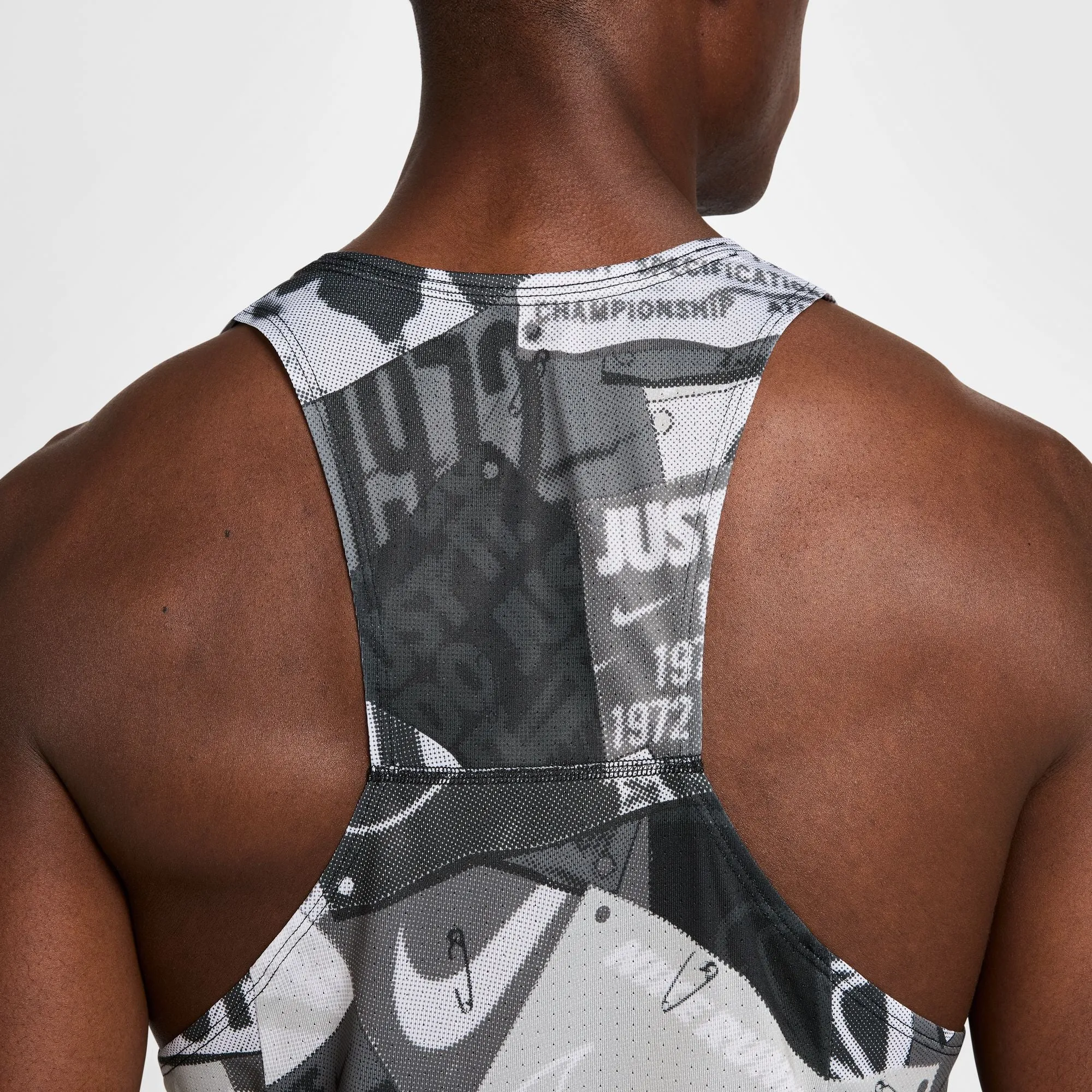 Men's Fast Run Energy Dri-FIT Running Singlet (045 - Off Noir/Reflective Silver)
