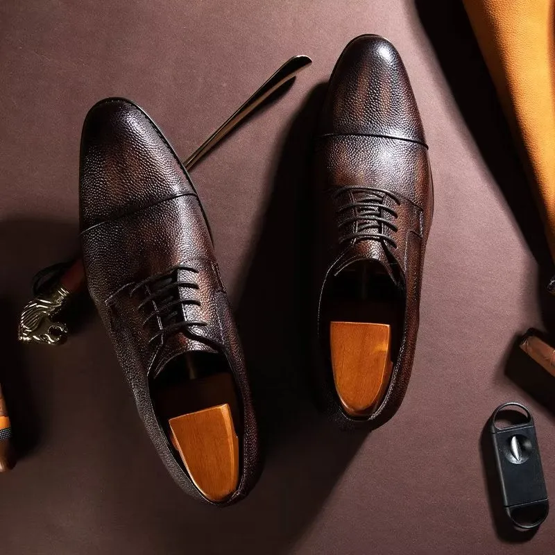 Serpatura Chic Lace-Up Footwear