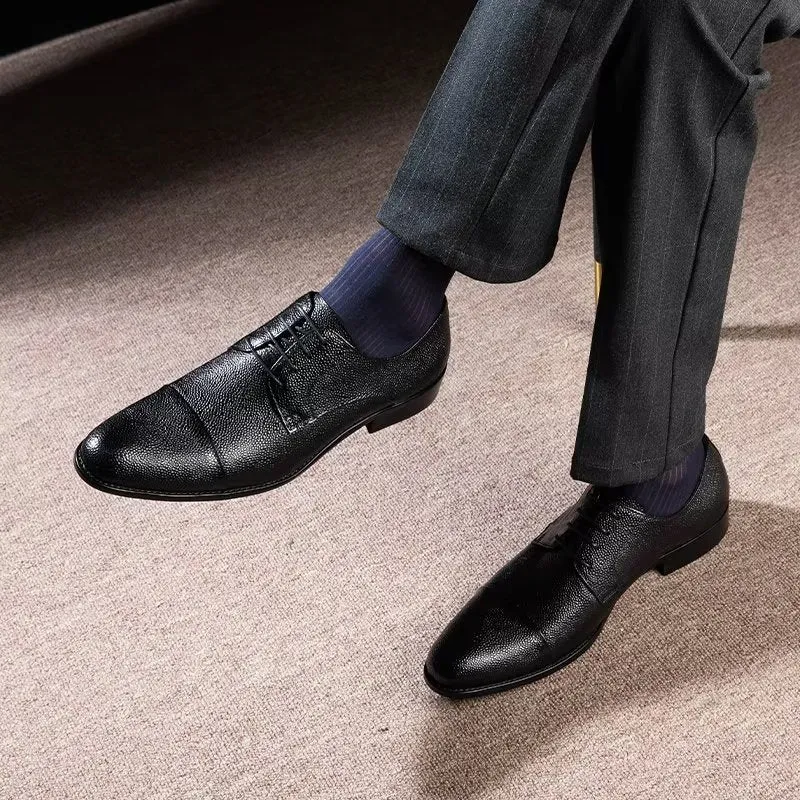 Serpatura Chic Lace-Up Footwear